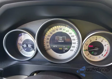 2014 Mercedes-Benz E 350 z USA, uszkodzony, nr VIN WDDHF5KB2EA998060